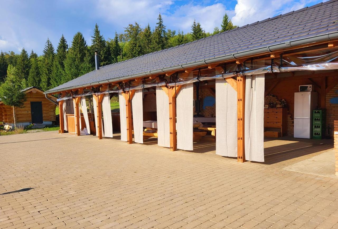 Harghita Log Houses Izvoare  Zewnętrze zdjęcie