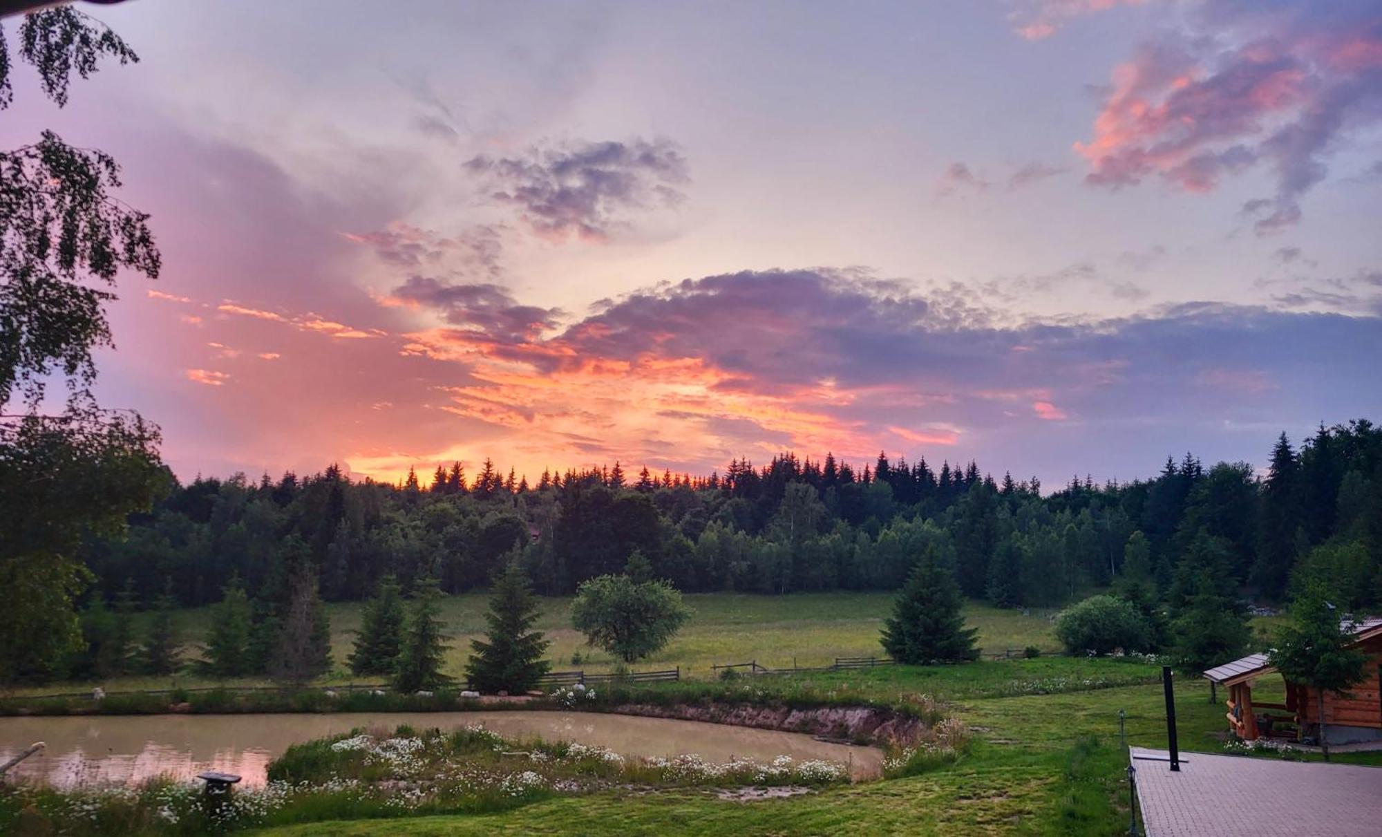 Harghita Log Houses Izvoare  Zewnętrze zdjęcie